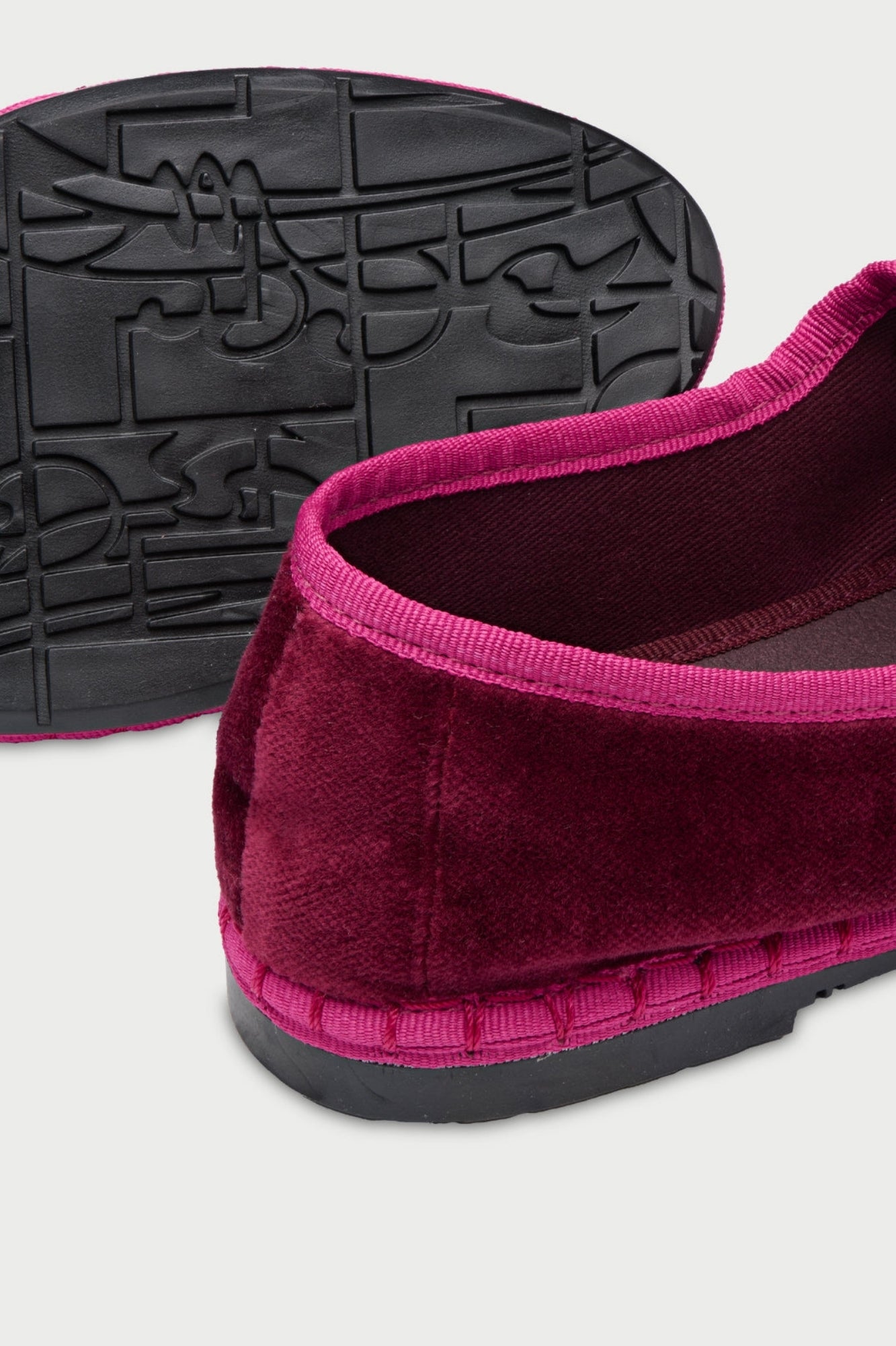 URSULA MARY JANE GRANATE VELVET