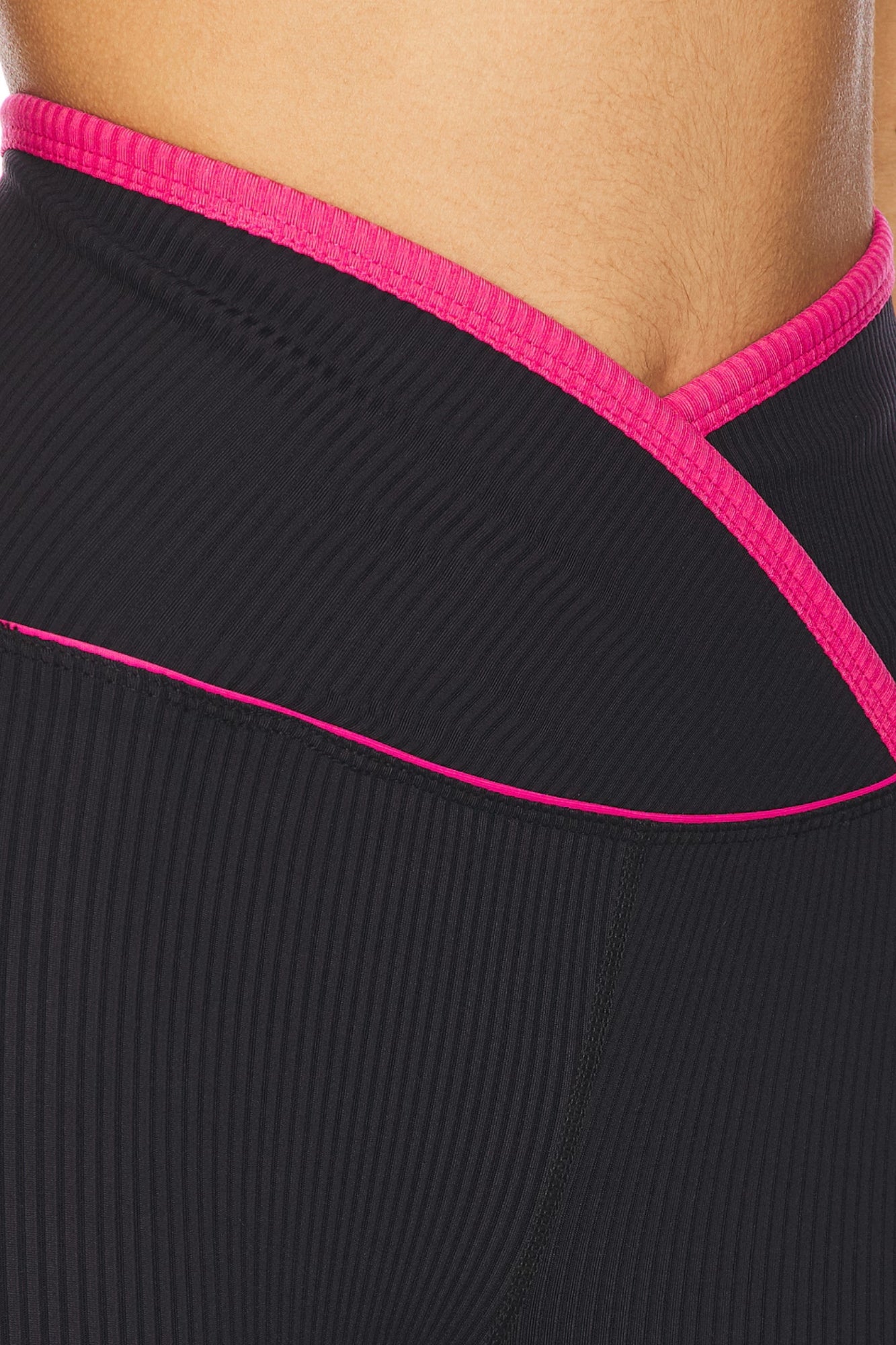 VERONICA RIBBED BLACK MAGENTA SET