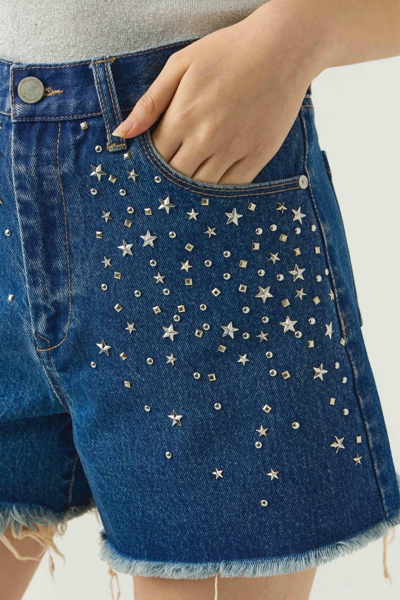 SILVER DREAMS MEDIUM JUNIPER SHORT