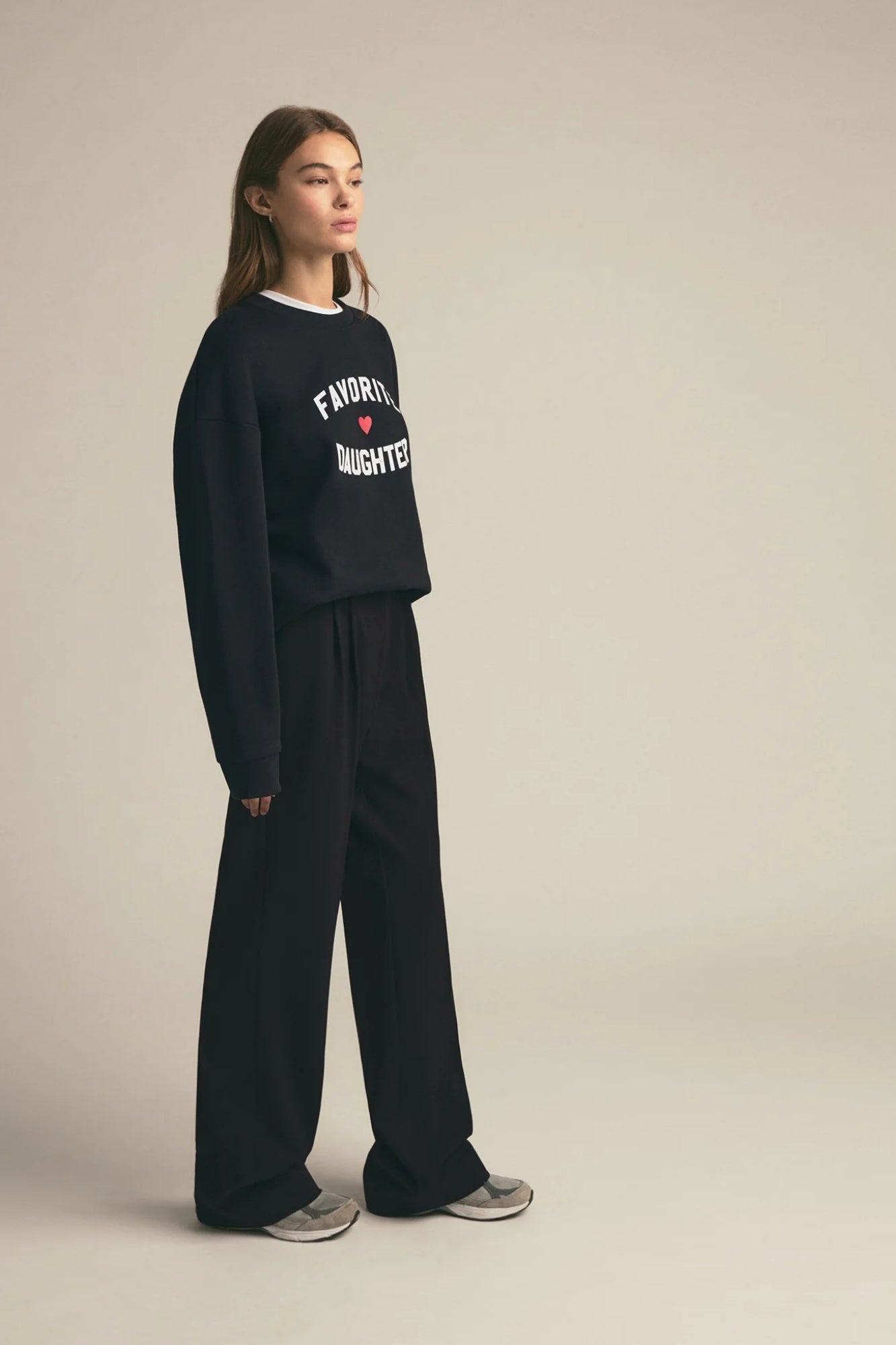 FAVORITE DAUGHTER HEART LOGO BLACK SWEATSHIRT