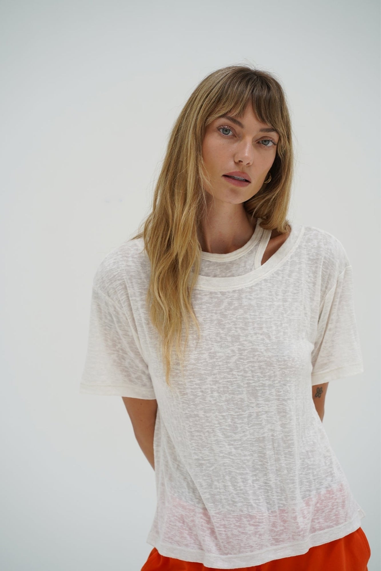 WALKER WHISPER WHITE TEE