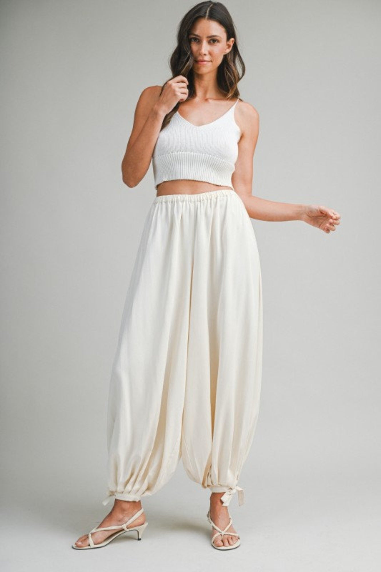 ELASTIC WAIST BALLOON CREAM PANTS