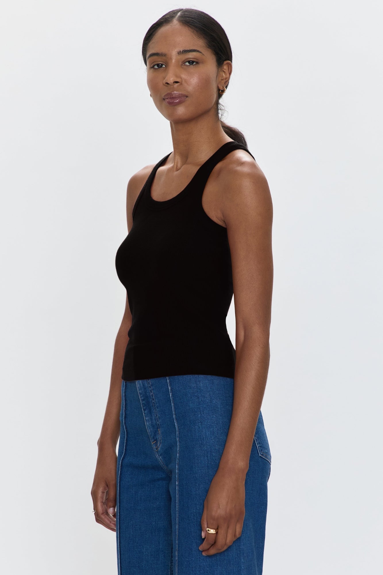 CHRISTY CURVED HEM TANK TOP