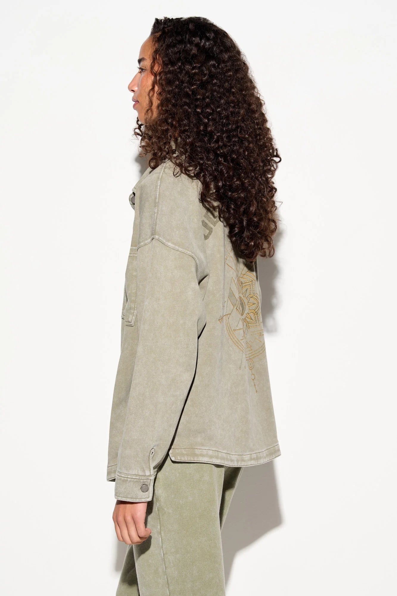 REBIRTH SUNNY BUTTON DOWN IN EUCALYPTUS
