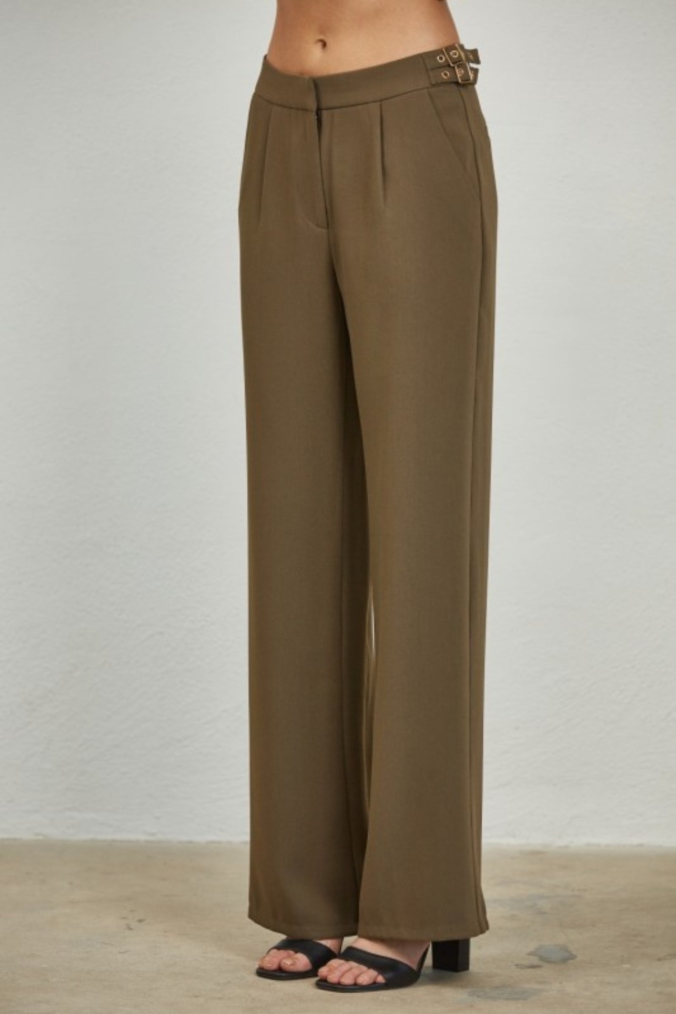 BELTED DARK OLIVE TROUSER
