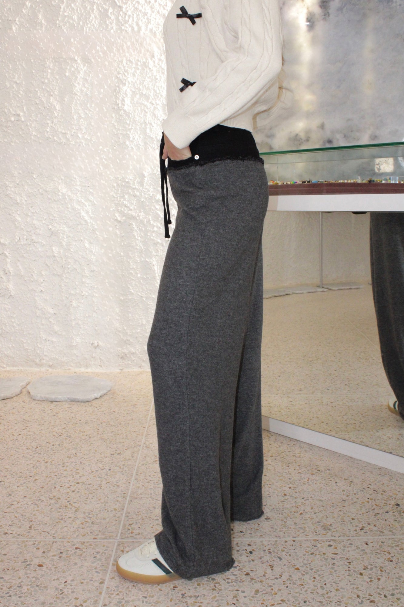 DENIM WAISTBAND ONYX CONTRAST JOGGER