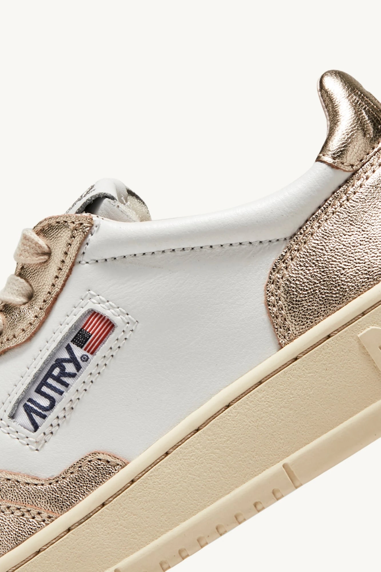 MEDALIST LOW BICOLOR SNEAKERS IN WHITE AND PLATINUM LEATHER