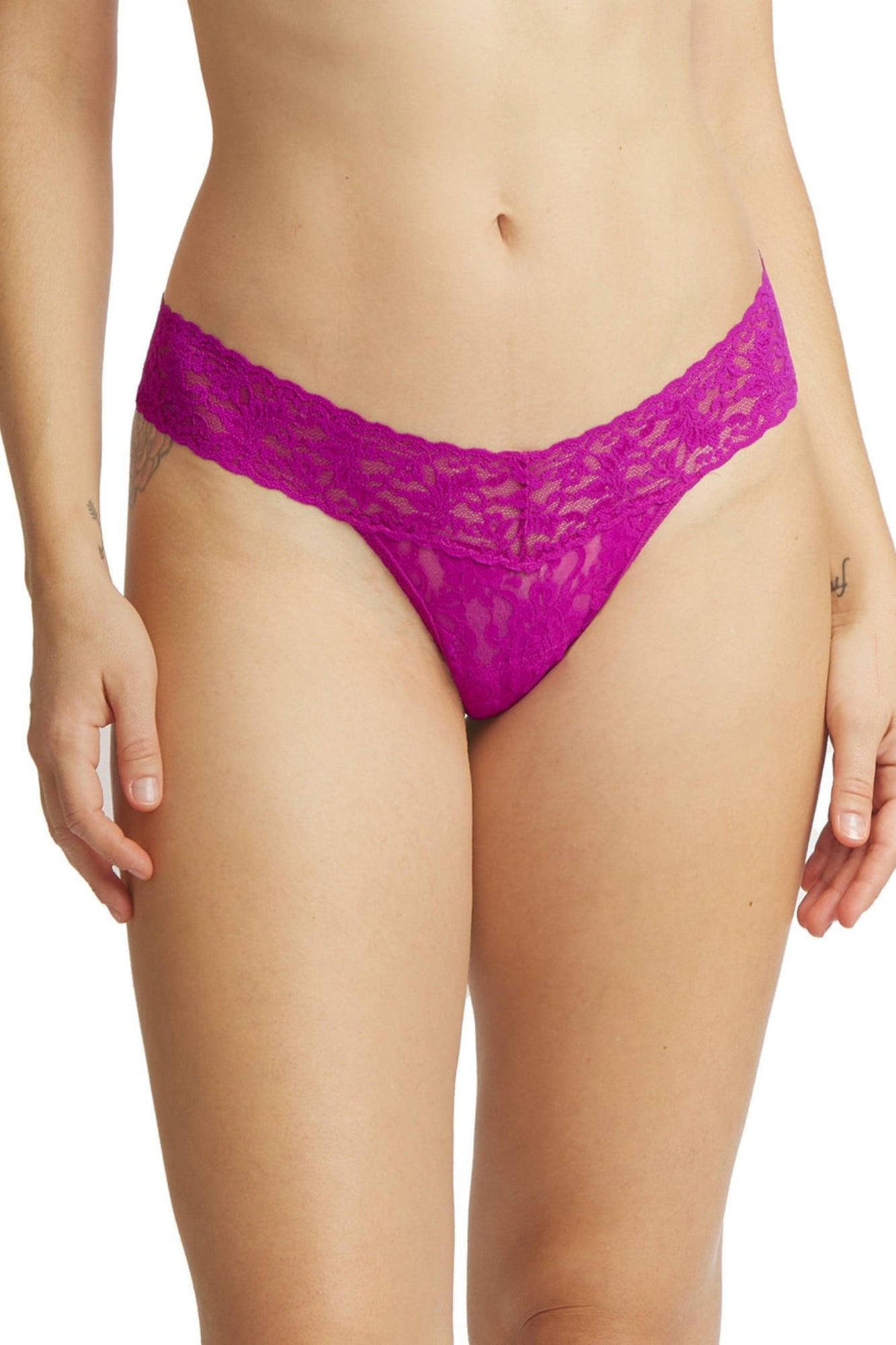 COUNLESS PINK SIGNATURE LACE LOWRISE THONG WRAPPED