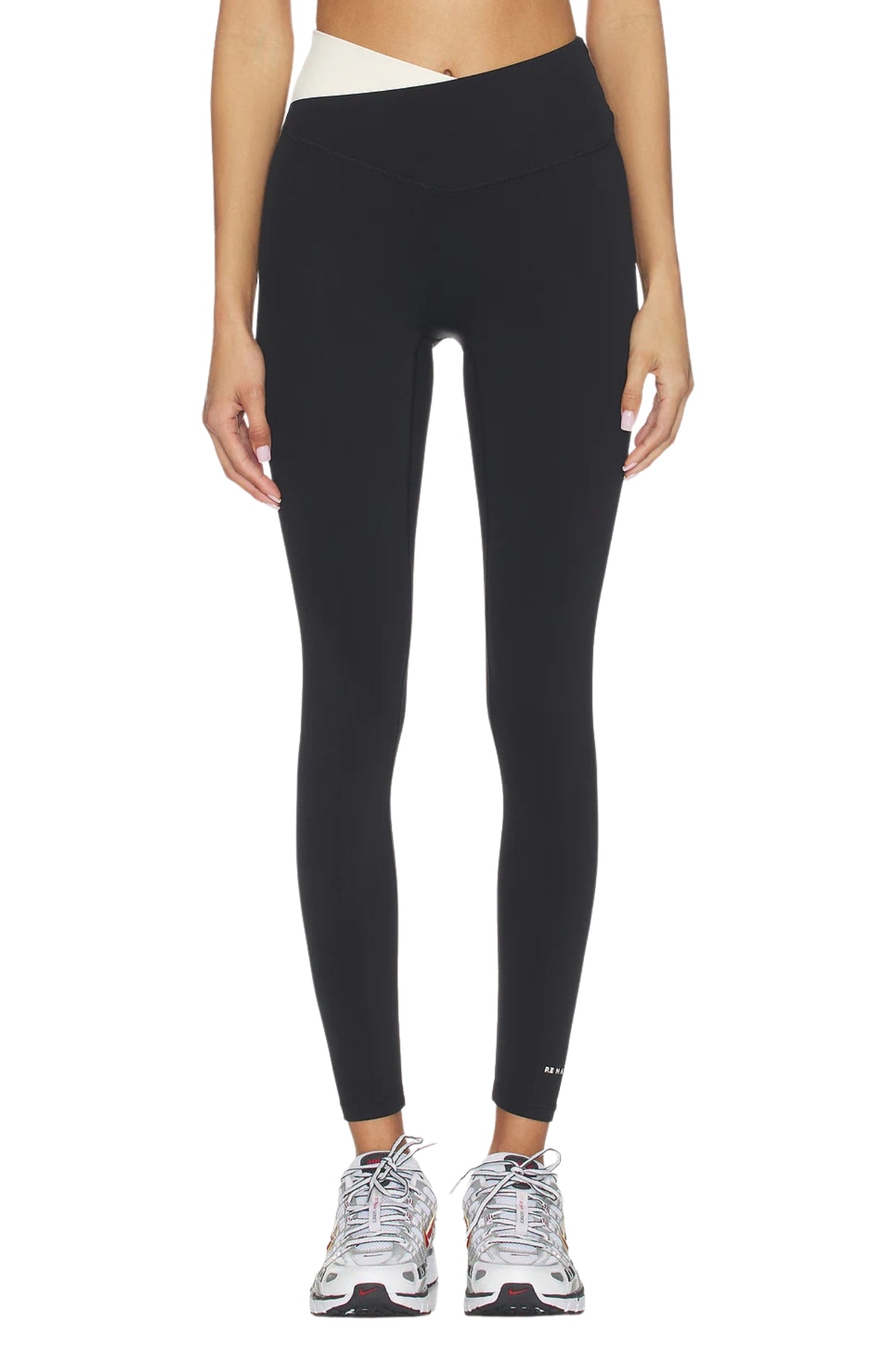 WANDER FULL LENGTH LEGGING IN BLACK AND WHISPER WHITE