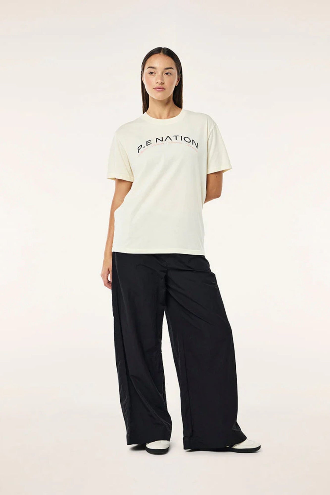 VOLUME WHISPER WHITE TEE