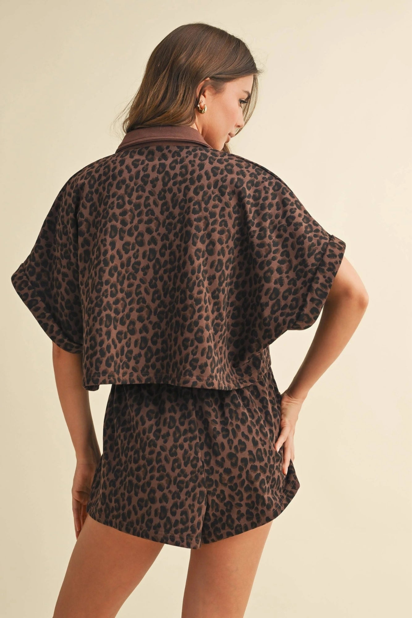 LEOPARD CROPPED BROWN SHORT SLEEVE SET