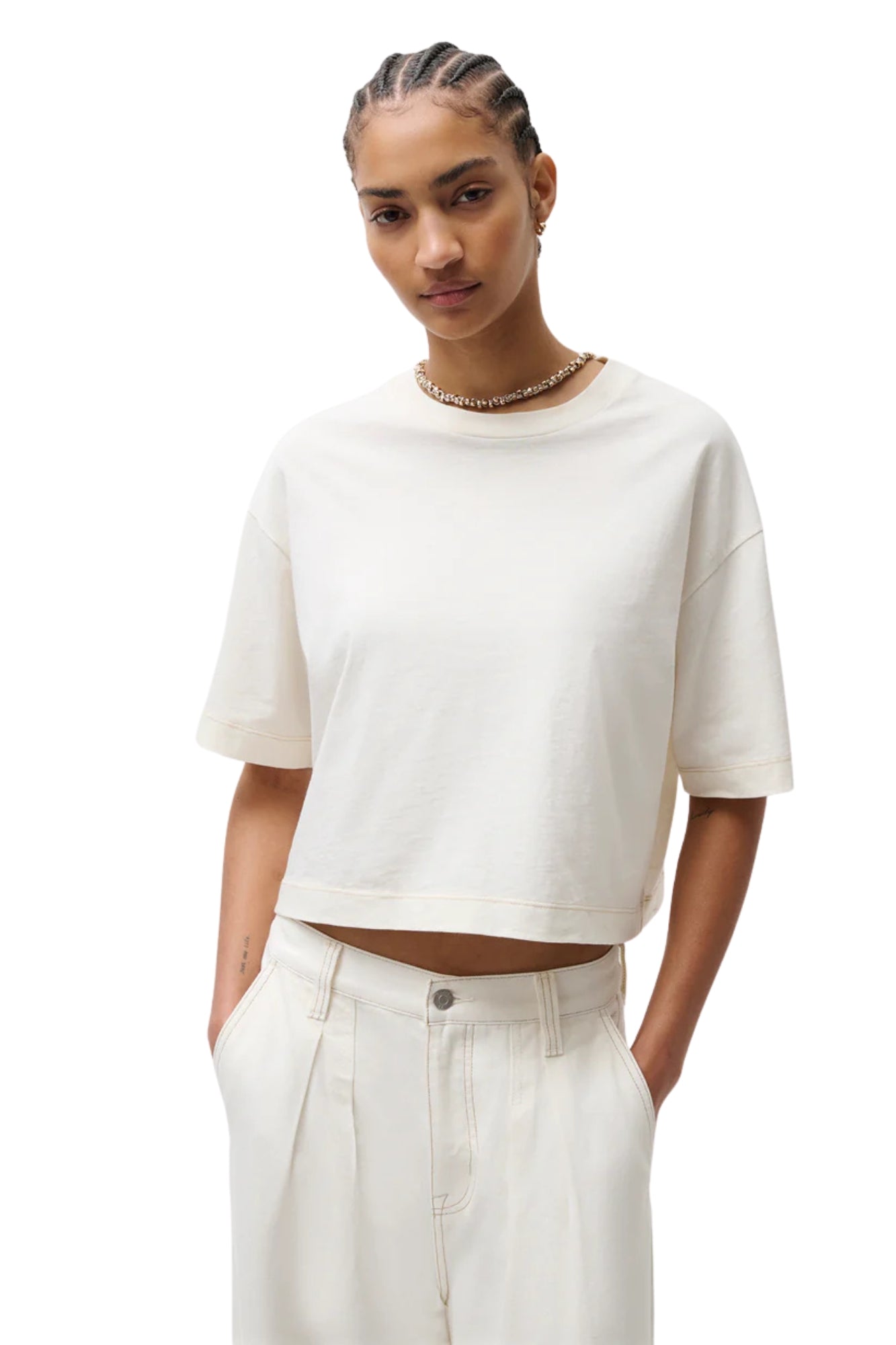 MAE CROPPED TEE IN SOFT WHITE