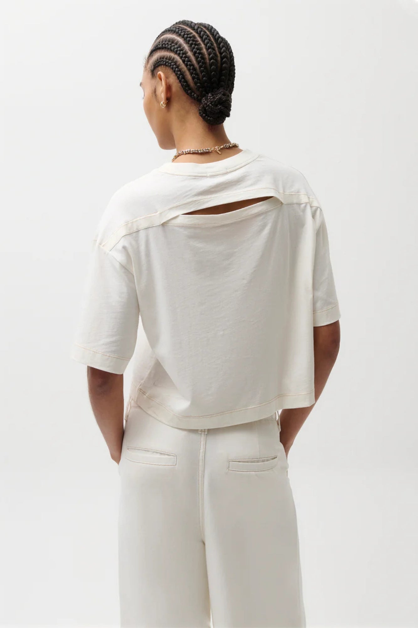 MAE CROPPED TEE IN SOFT WHITE