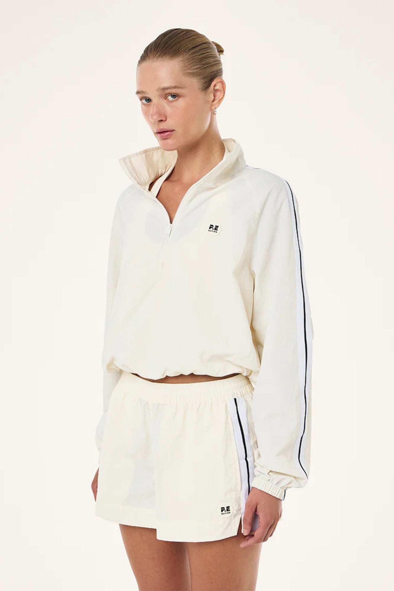 ULTRA SHORT IN WHISPER WHITE