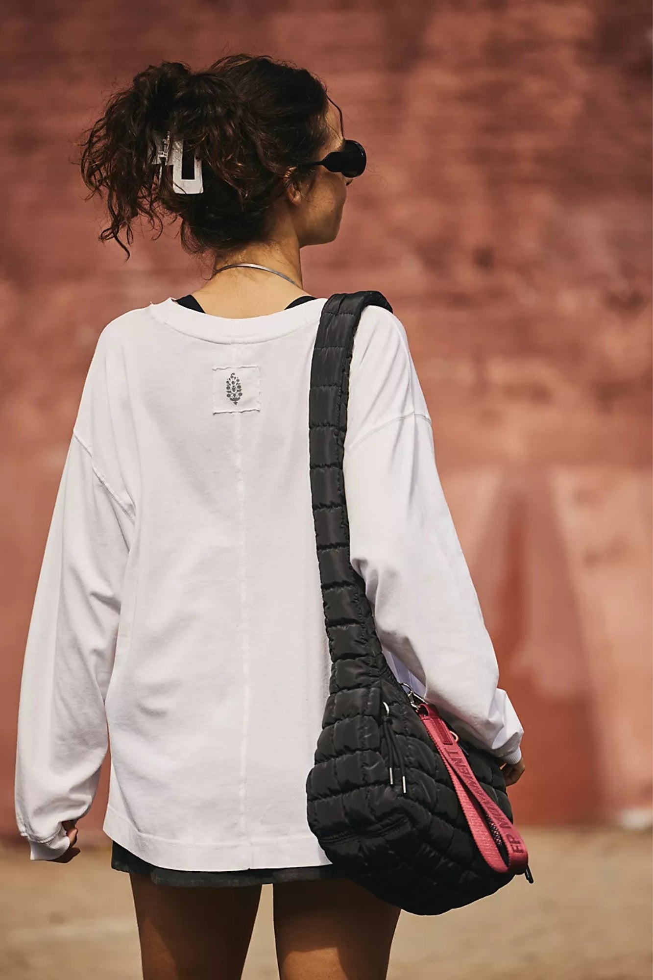 HUSTLE WHITE LAYER TOP