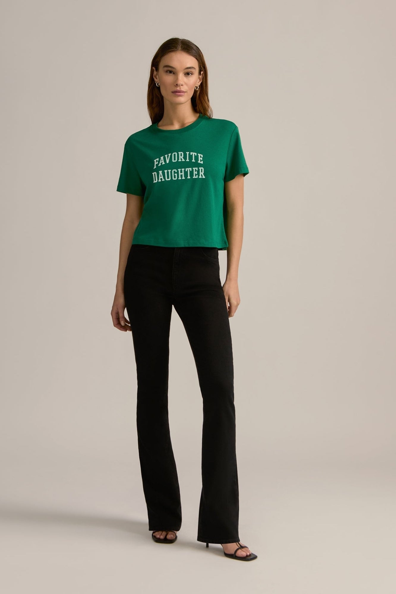 FAVORITE DAUGHTER CROPPED COLLEGIATE EMERALD WHITE TEE