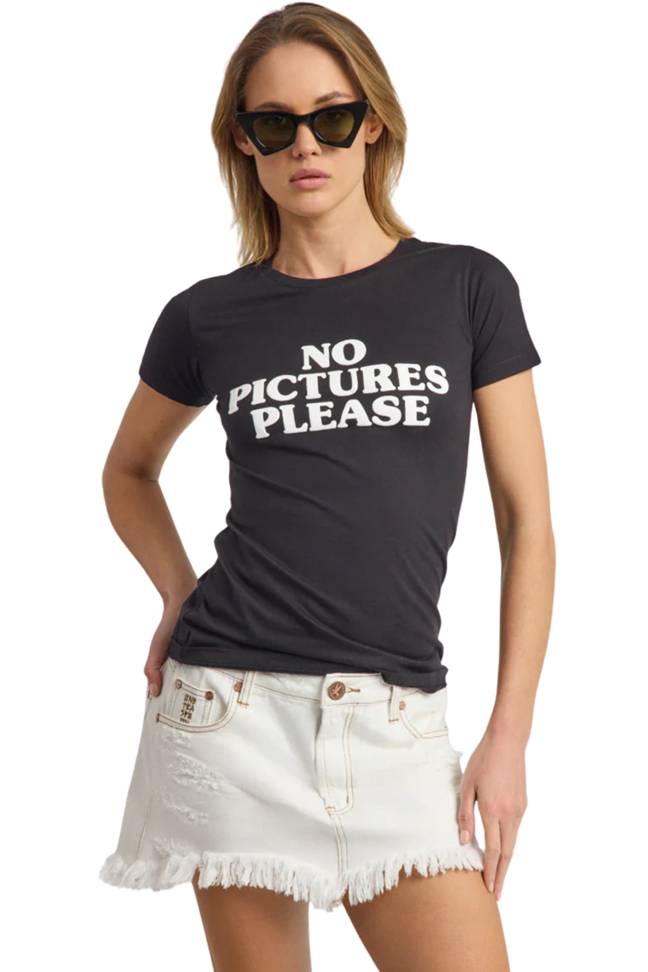 NO PICTURES PLEASE FITTED TEE