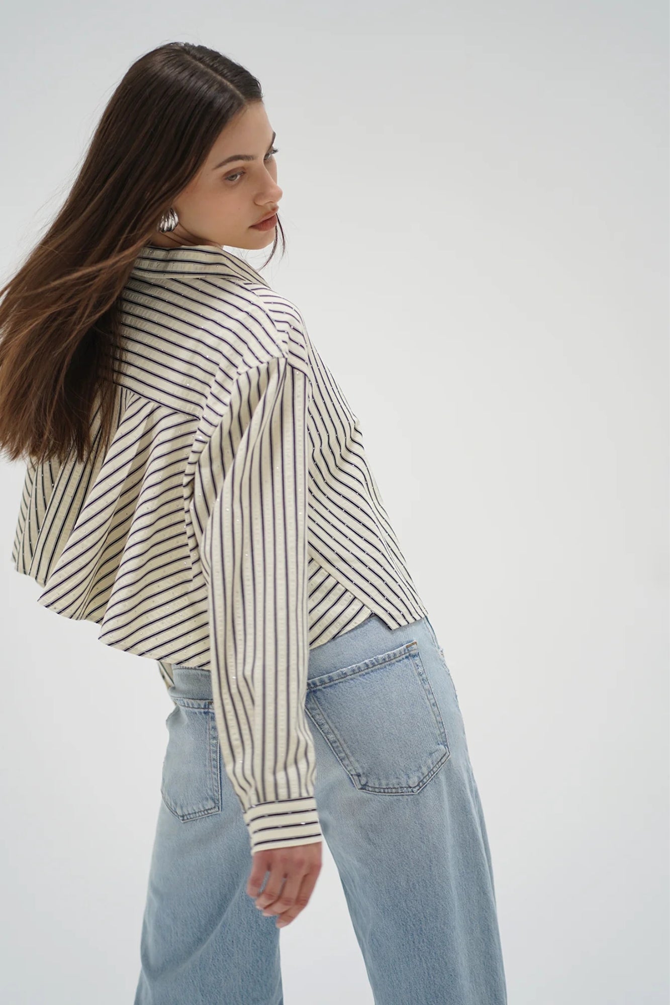 VALYRIA RHINESTONE PINSTRIPE BLUOSE