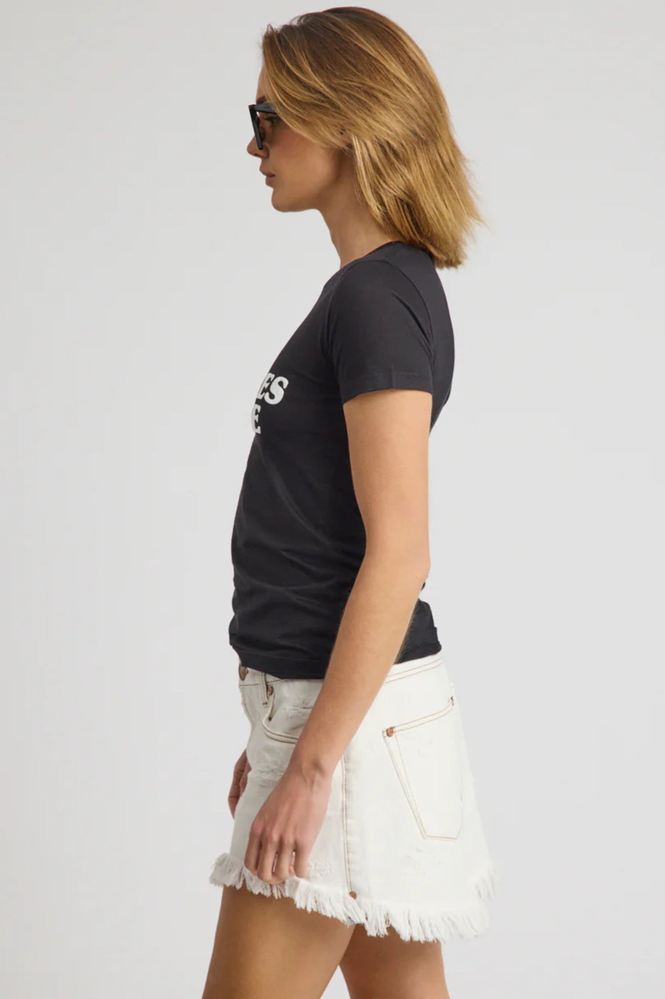 NO PICTURES PLEASE FITTED TEE