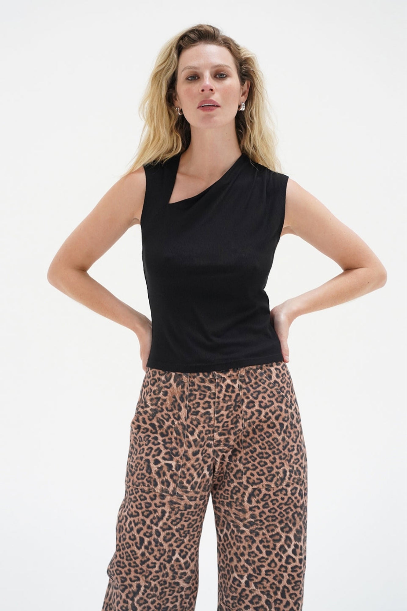 ZOIE BLACK TOP